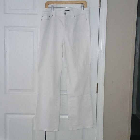 Talbots white Curvy Barely Boot Jeans  Sz 10 NWOT - Picture 1 of 9
